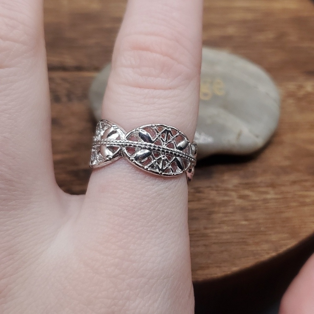 Size 7 R704 sterling silver ring Aztec - Picture 2 of 2